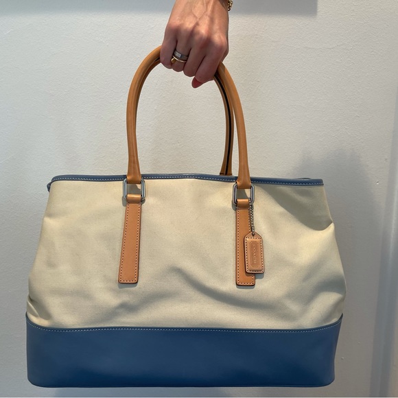 Handbags - Coach Bag